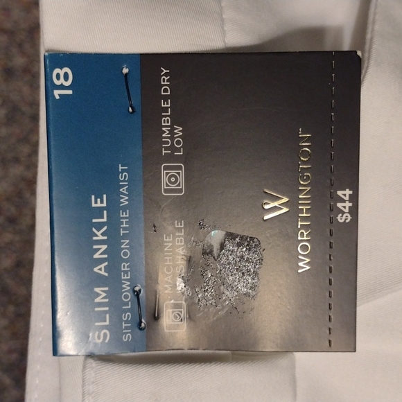 Worthington, size 18, white slim ankle pants - Picture 4 of 5